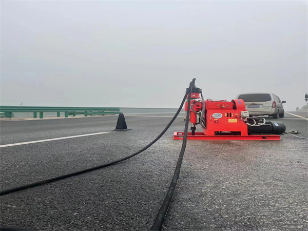 磐安马路路基路面开裂下沉注浆加固灌浆